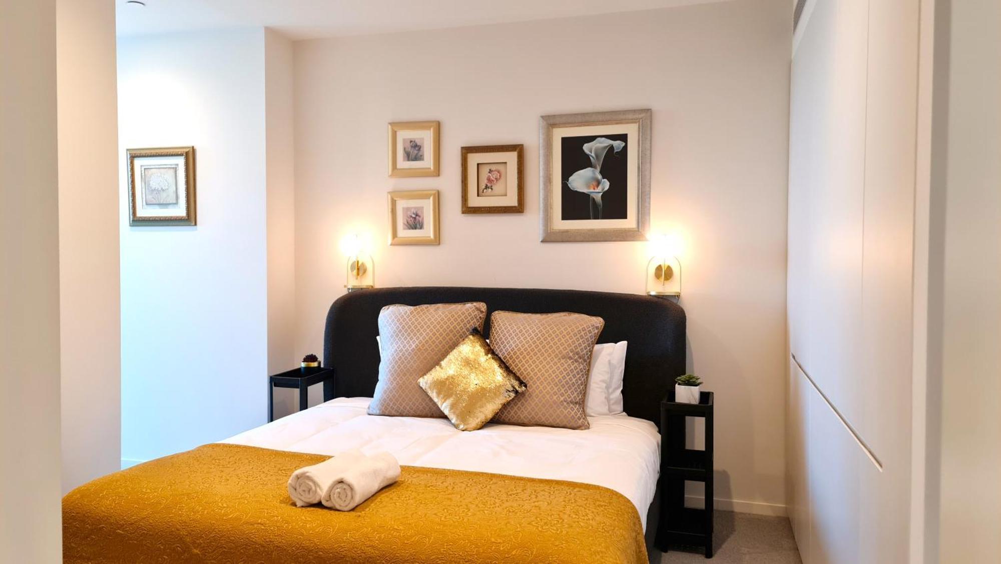 84 Floor/splendid View/free Car Park/3b/near Crown Apartment *