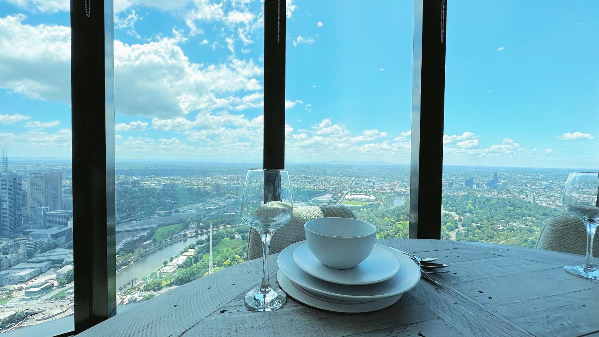 Apartment 84 Floor/splendid View/free Car Park/3b/near Crown Melbourne