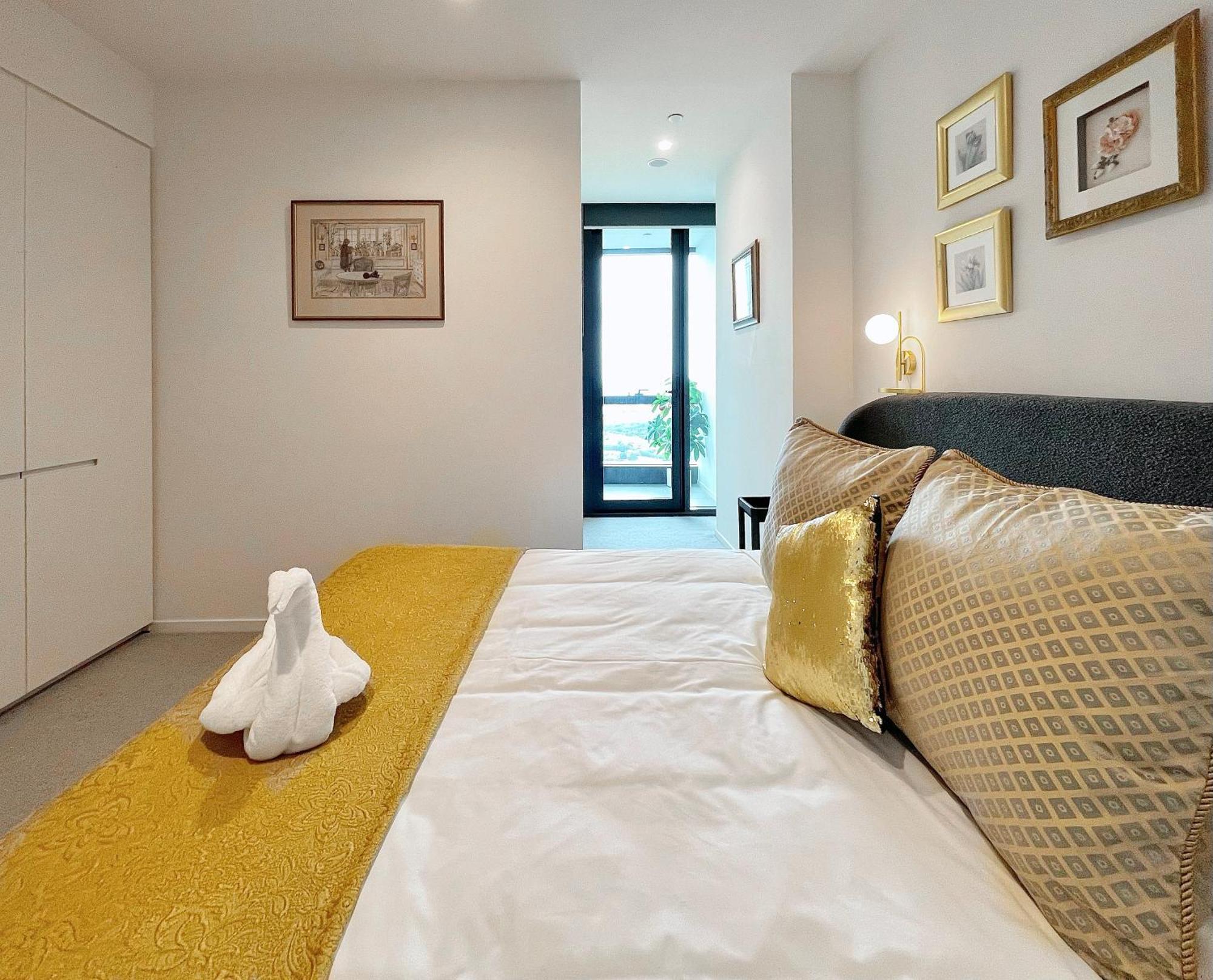84 Floor/splendid View/free Car Park/3b/near Crown *
