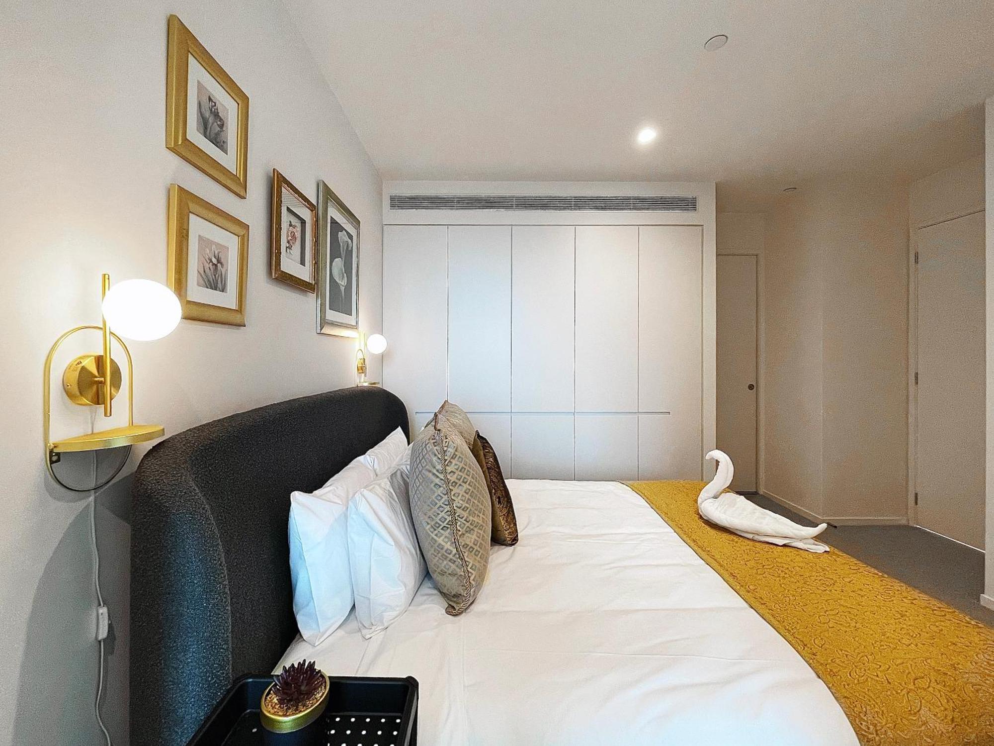 84 Floor/splendid View/free Car Park/3b/near Crown Apartment Melbourne